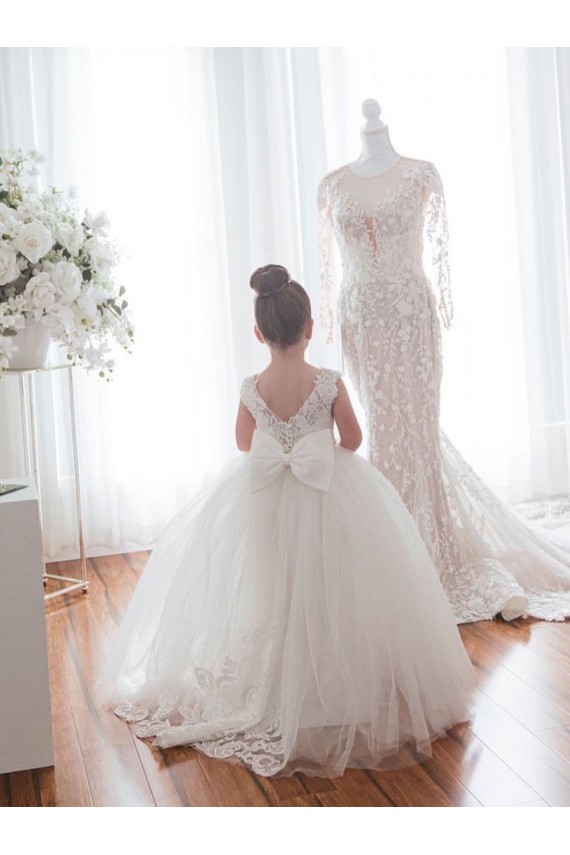 Ball Gown Chapel Train Tulle & Lace Ivory Sleeveless Flower Girl Dress Darwin